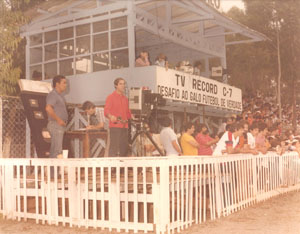 Cabine da TV Record durante transmissão do Desafio ao Galo. (foto: Arquivo / Terceiro Tempo)