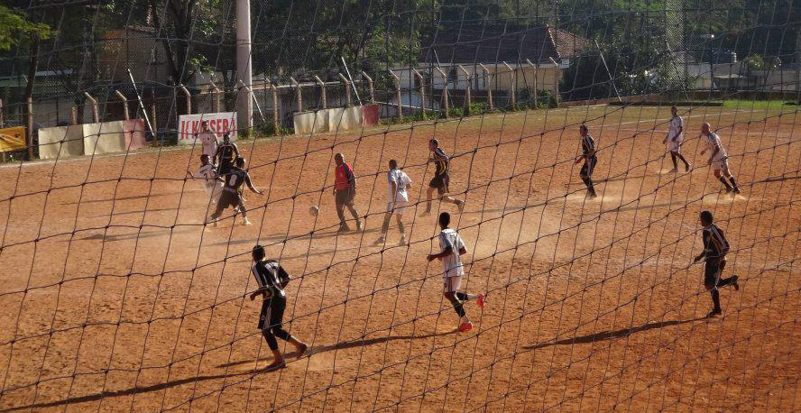 Vira Copos na conquista do título regional dos Jogos da Cidade 2012 (foto: Reprodução / Facebook)